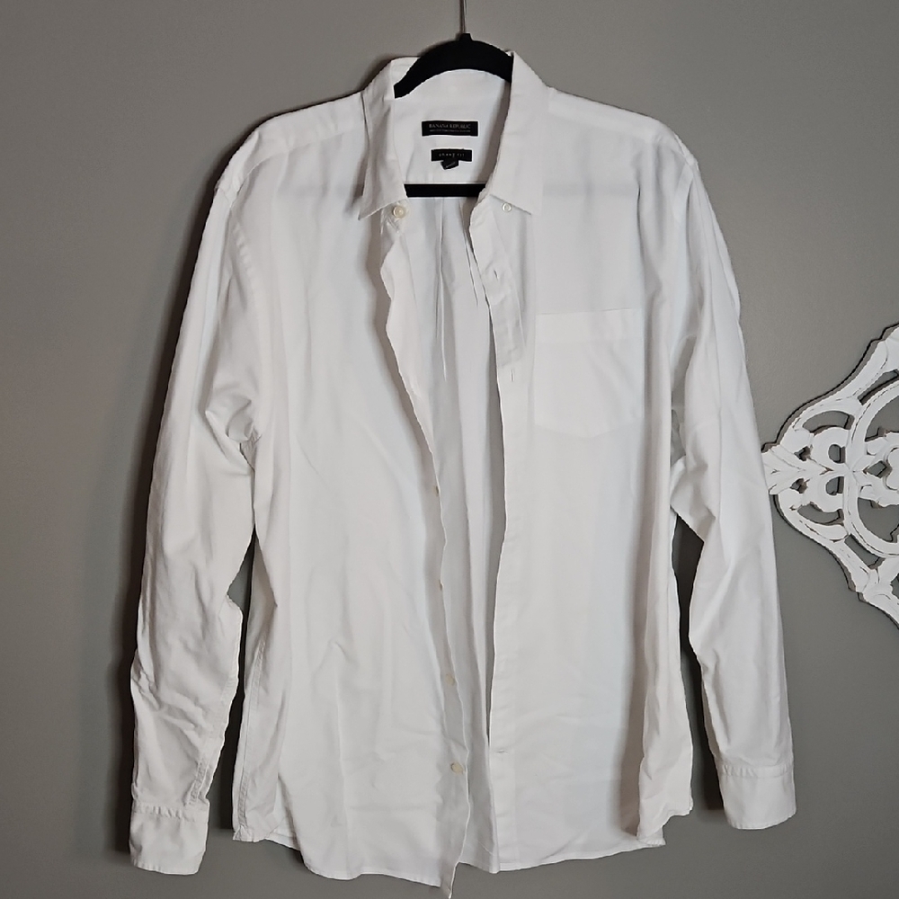 Banana Republic White Casual Button Down Shirt Textured Fabric